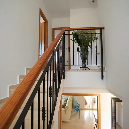 Villa 25 *