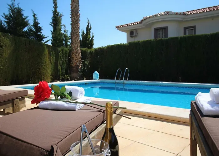Villa 25 *
